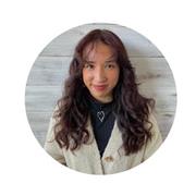 Profesora de inglés y castellano con más de 5 años de experiencia como docente, ofrece clases dinámicas en Santander y online